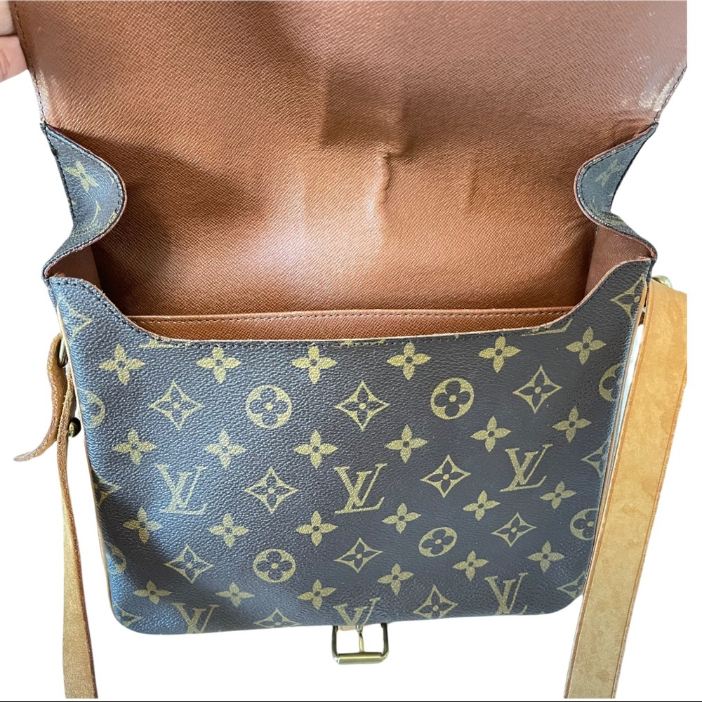 VINTAGE Authentic Louis Vuitton crossbody bag
With Certificate of Authenticity - Picture 13 of 15